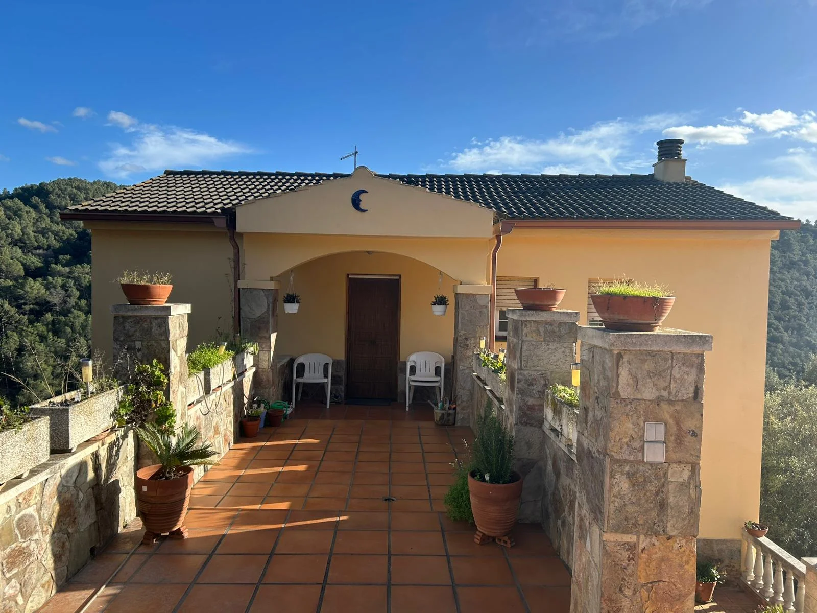 Detached house with 800 m² plot