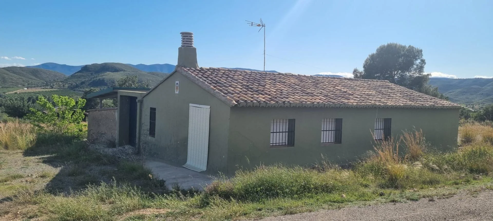 Bugarra chalet with 835 m² plot