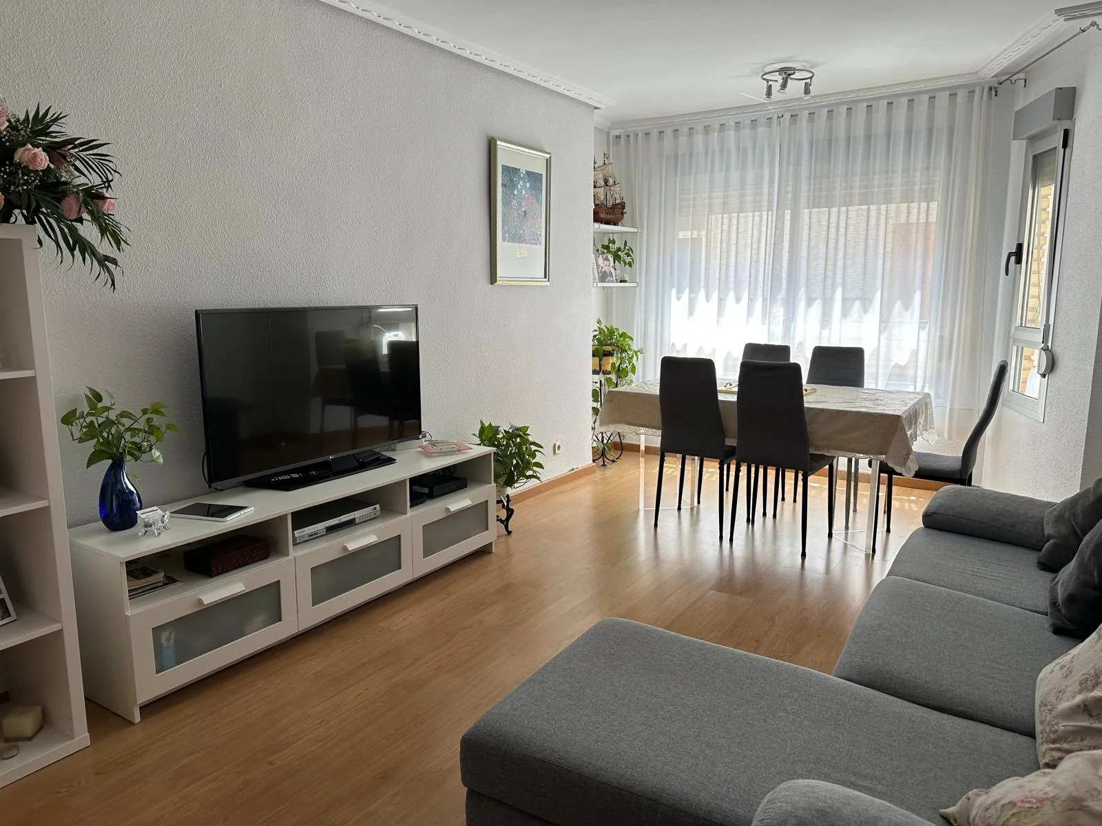 Reformed central Llíria flat, 3 bedrooms