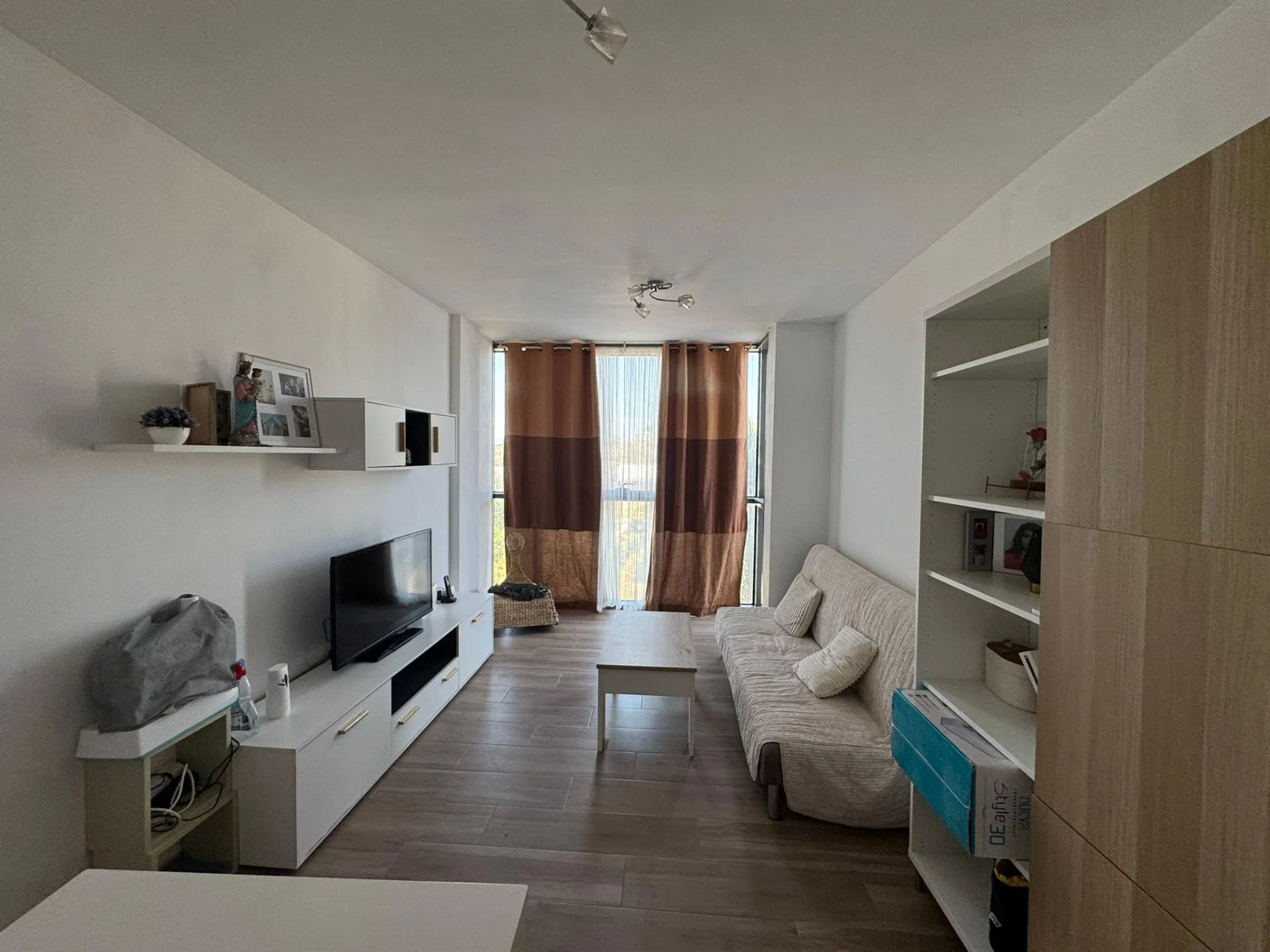Tenanted Vilamarxant flat with garage