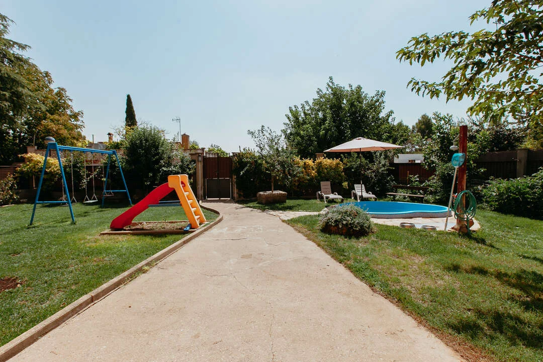 Chalet en naturaleza con cinco habitaciones