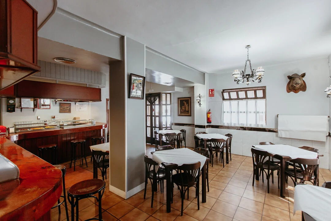 Local restaurante con corral privado