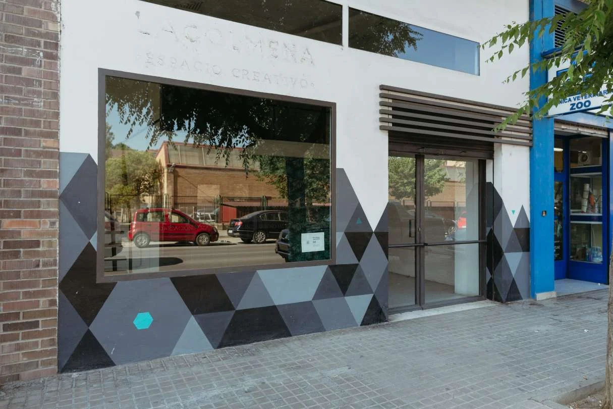 Gran local comercial en Huesca, 271 m²