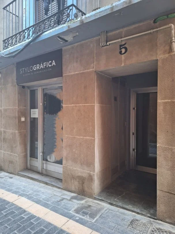 Local reformado en Barbastro, 56 m²
