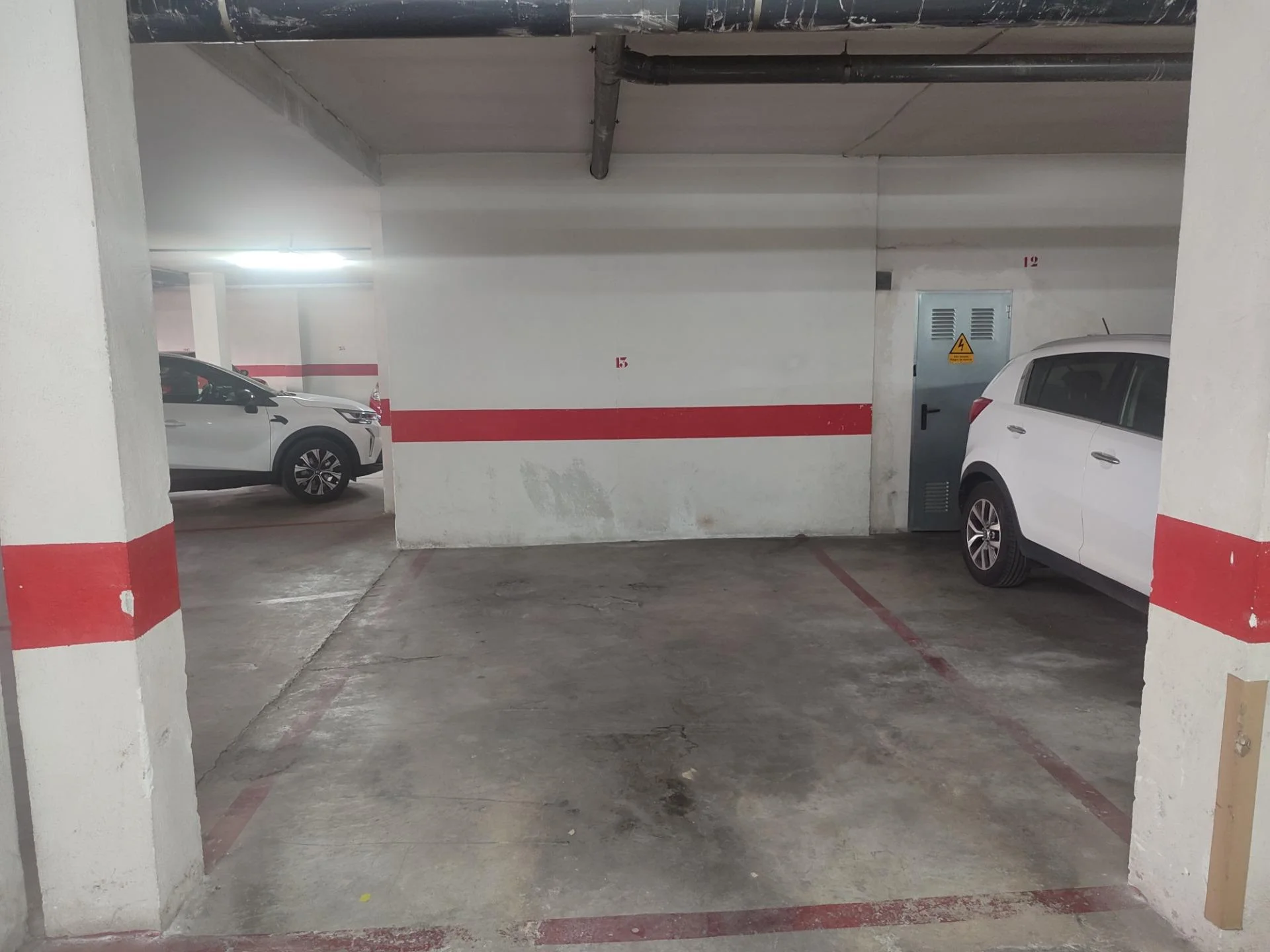 Armilla parking space near services