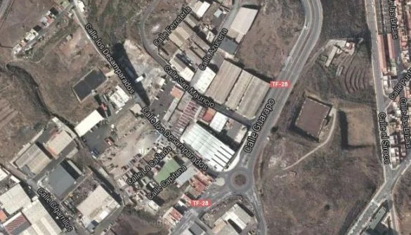 Large Tenerife plot with road access