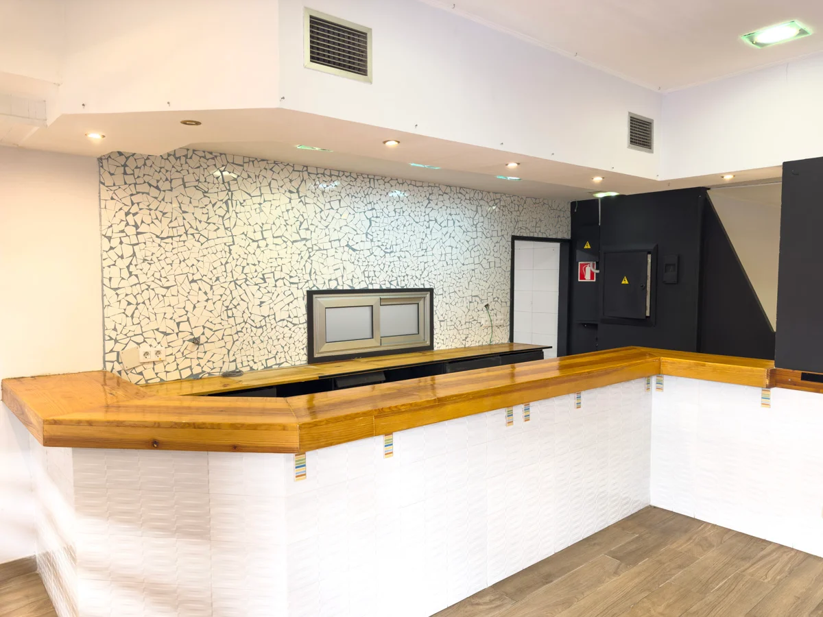 Local comercial a pie de calle en Laviada