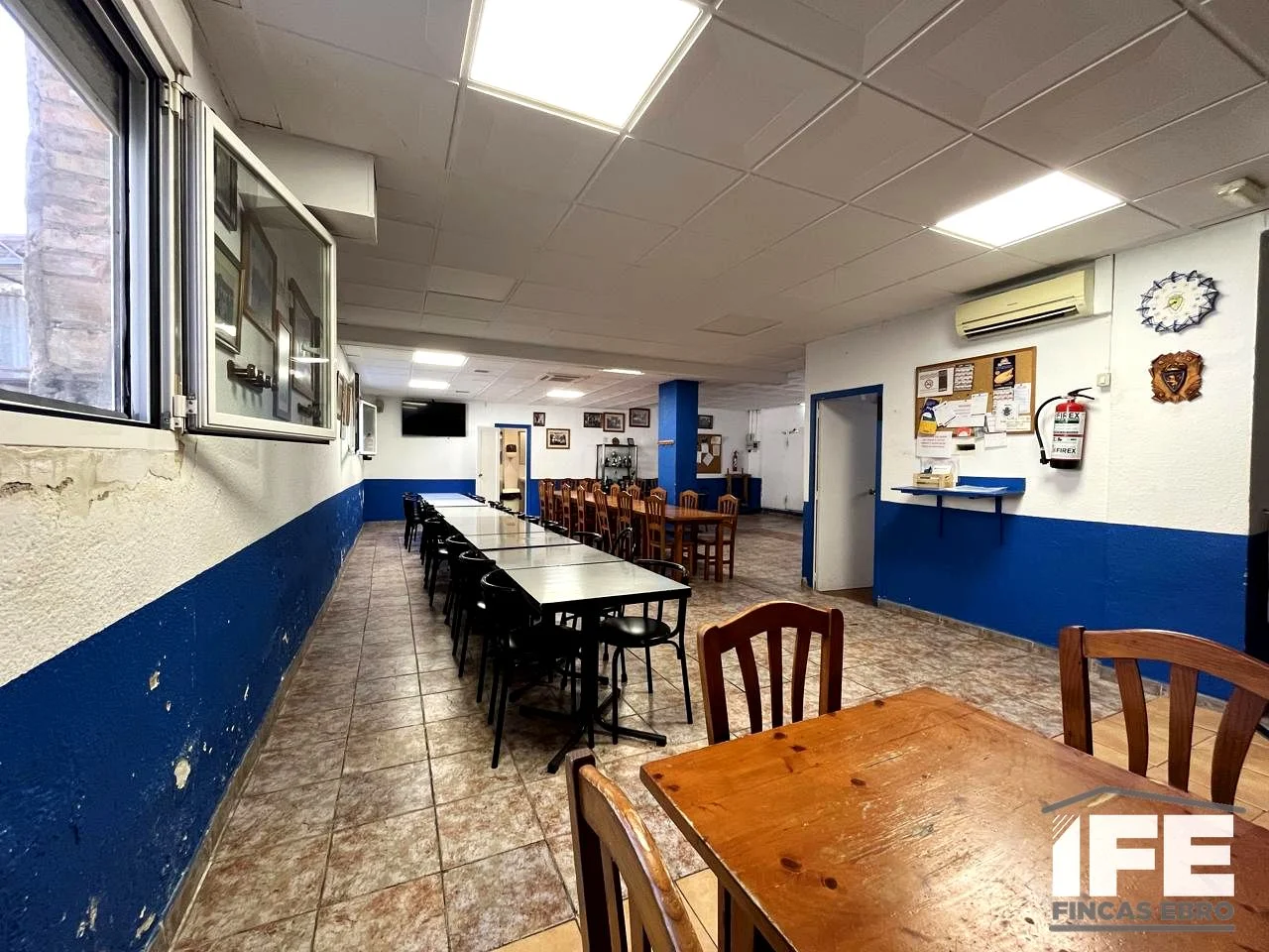 Independent Alagón building, 647 m²