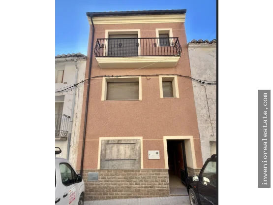 Unfinished two-storey house, four bedrooms