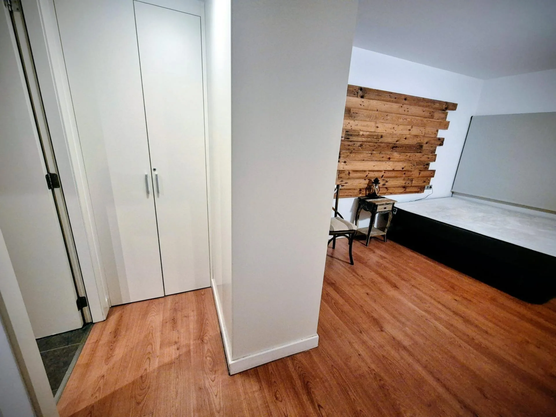 Central Barcelona flat, 75 m², pool