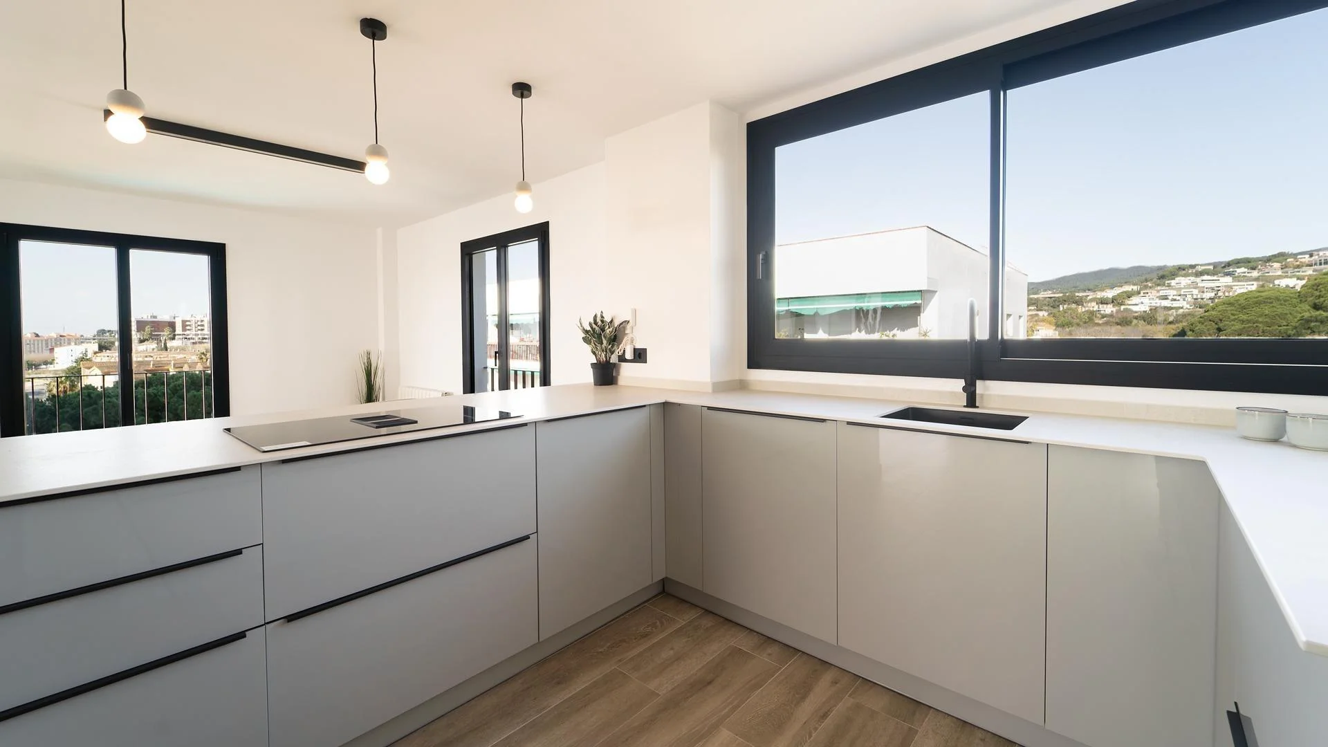 Renovated coastal penthouse, 5 bedrooms