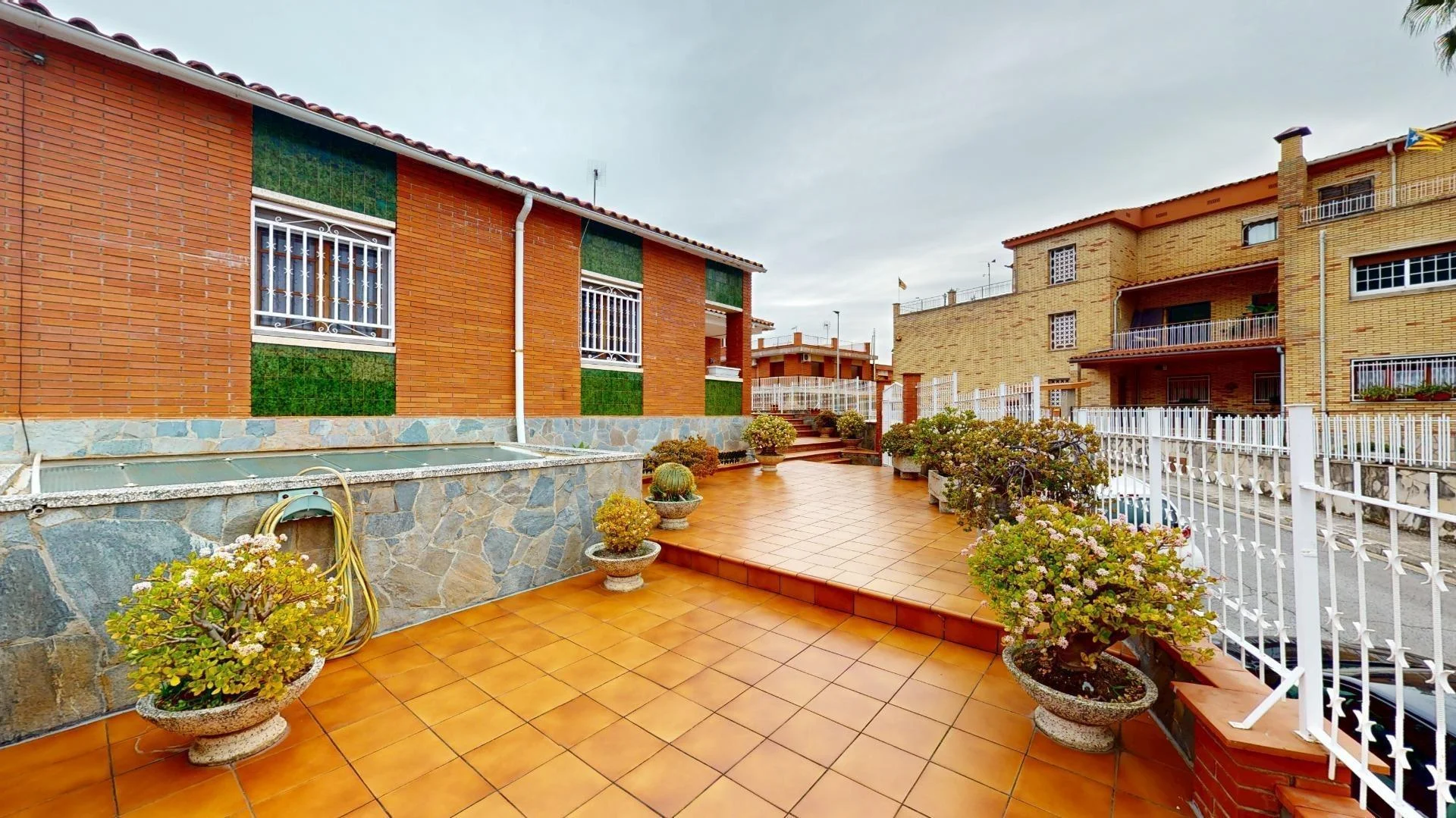Vivienda familiar en Viladecans con garaje para 20 vehículos