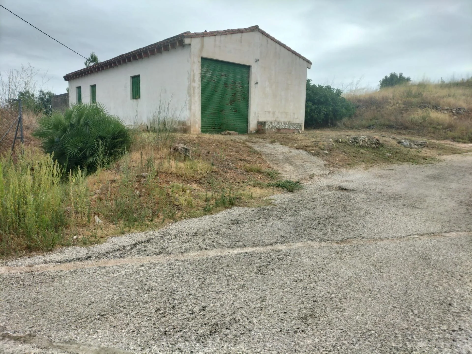 Industrial warehouse in Bolbaite, 86 m²