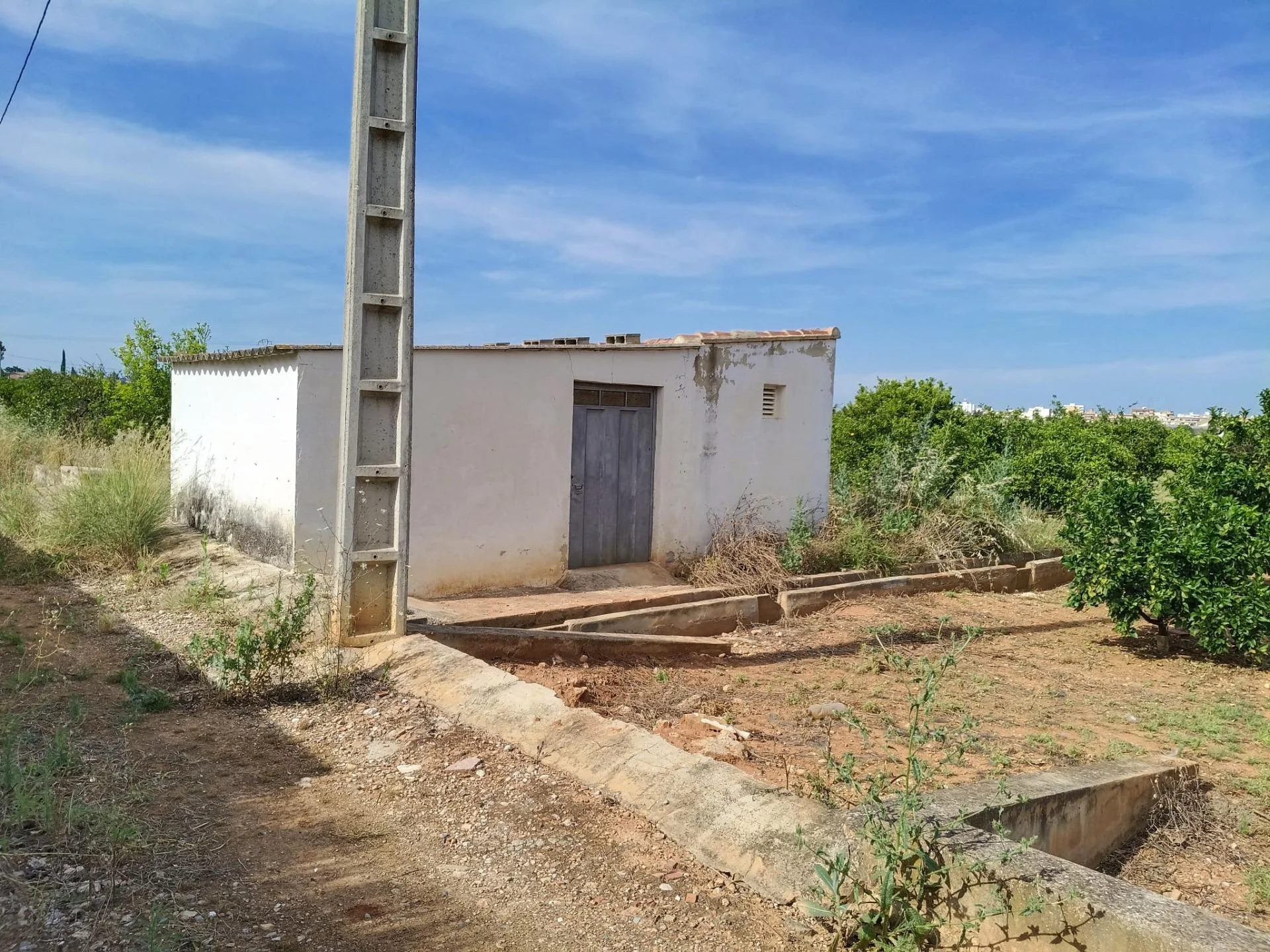 Agricultural parcel near Canals with irrigation