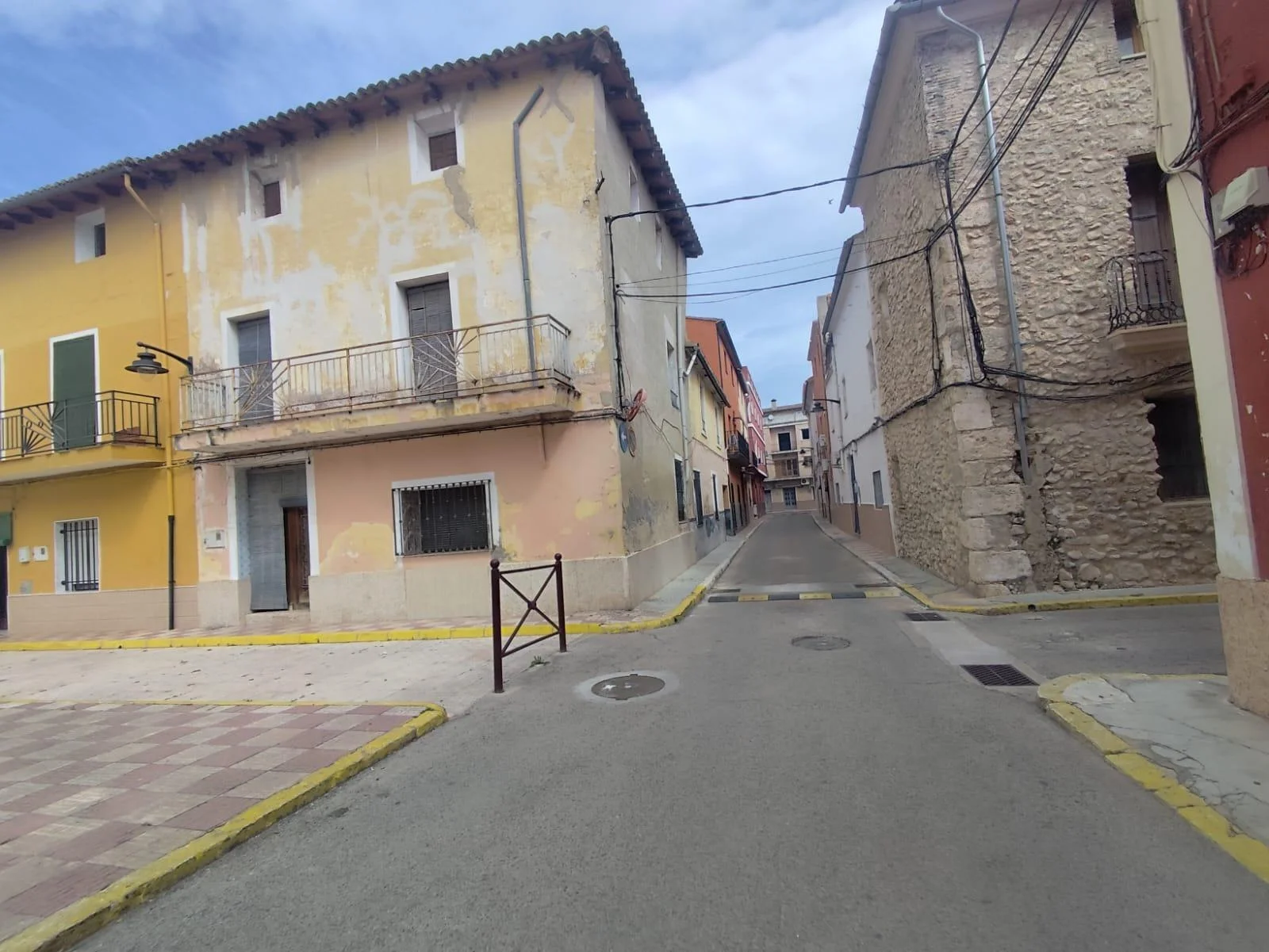 Corner house in Senyera, 5 bedrooms