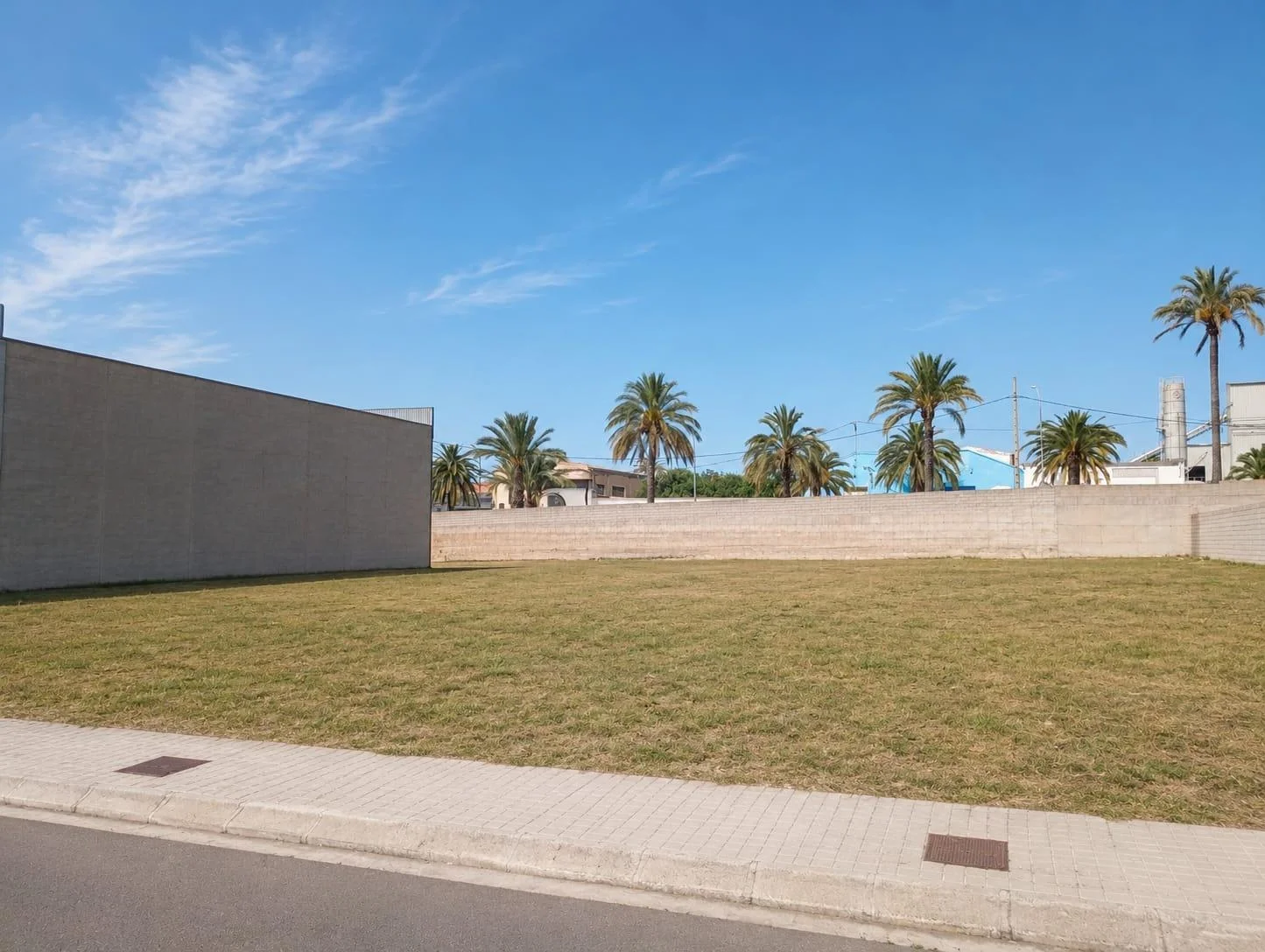 Industrial plot in Beniganim, 683 m²
