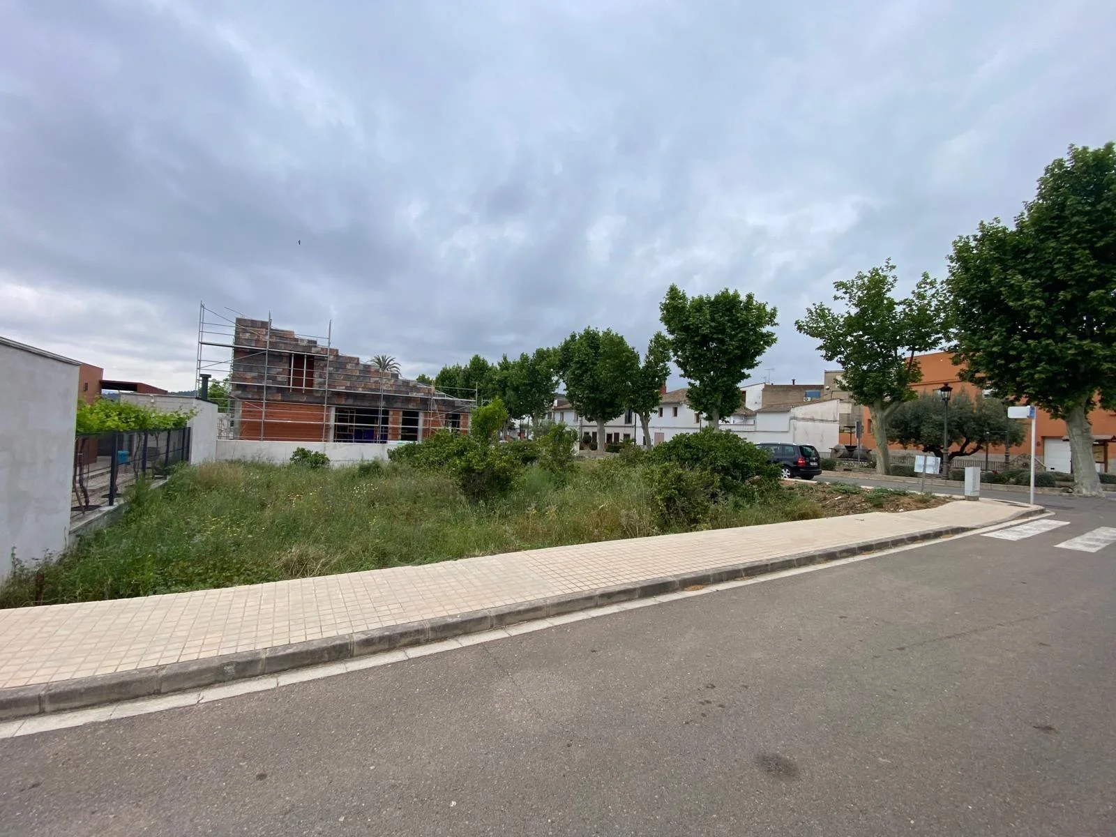 Corner building plot in Bolbaite, 458 m²