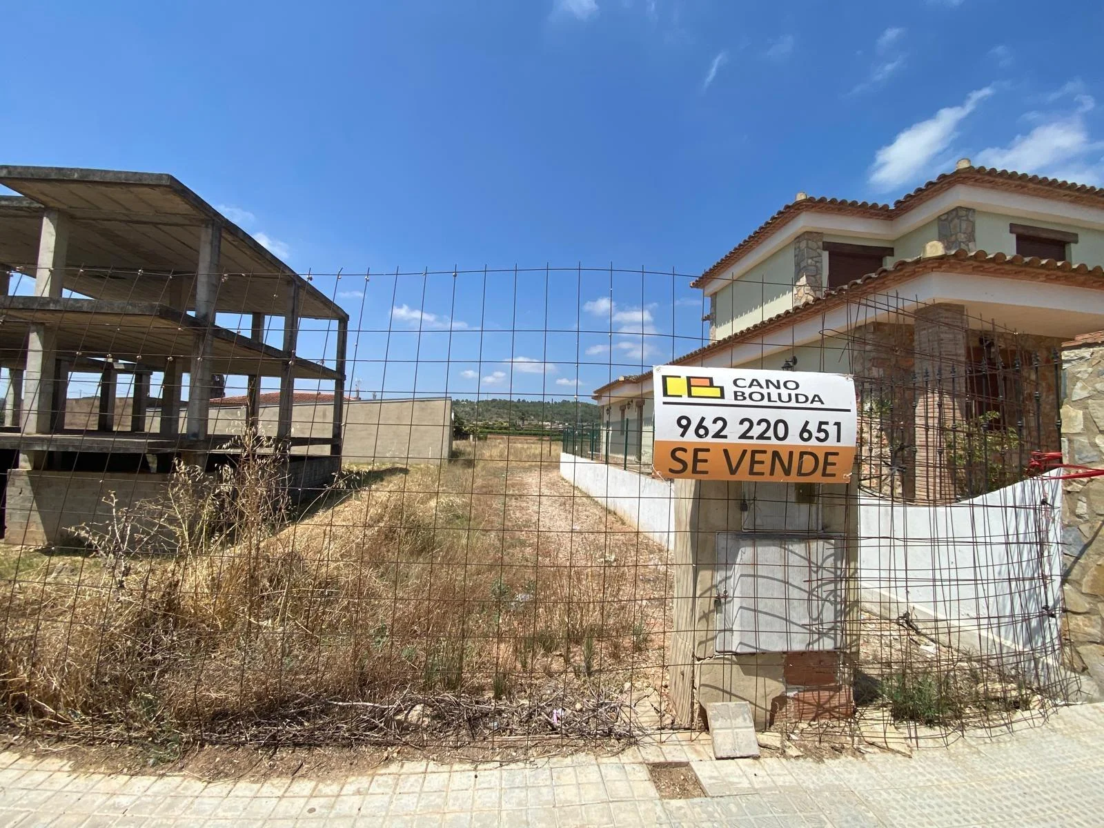 Chella land plot with two parcels