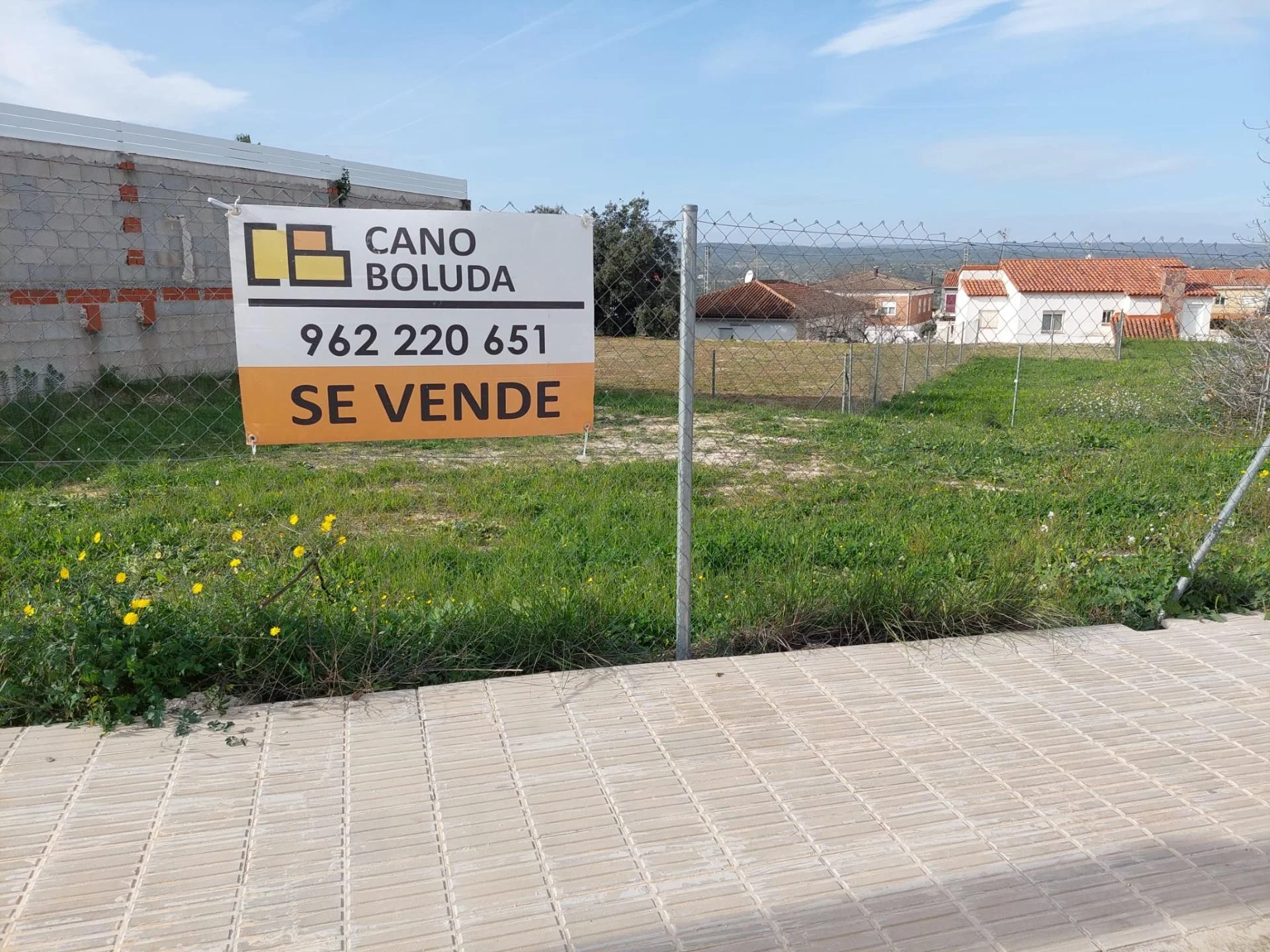 Urban plot in Enguera, 297 m²