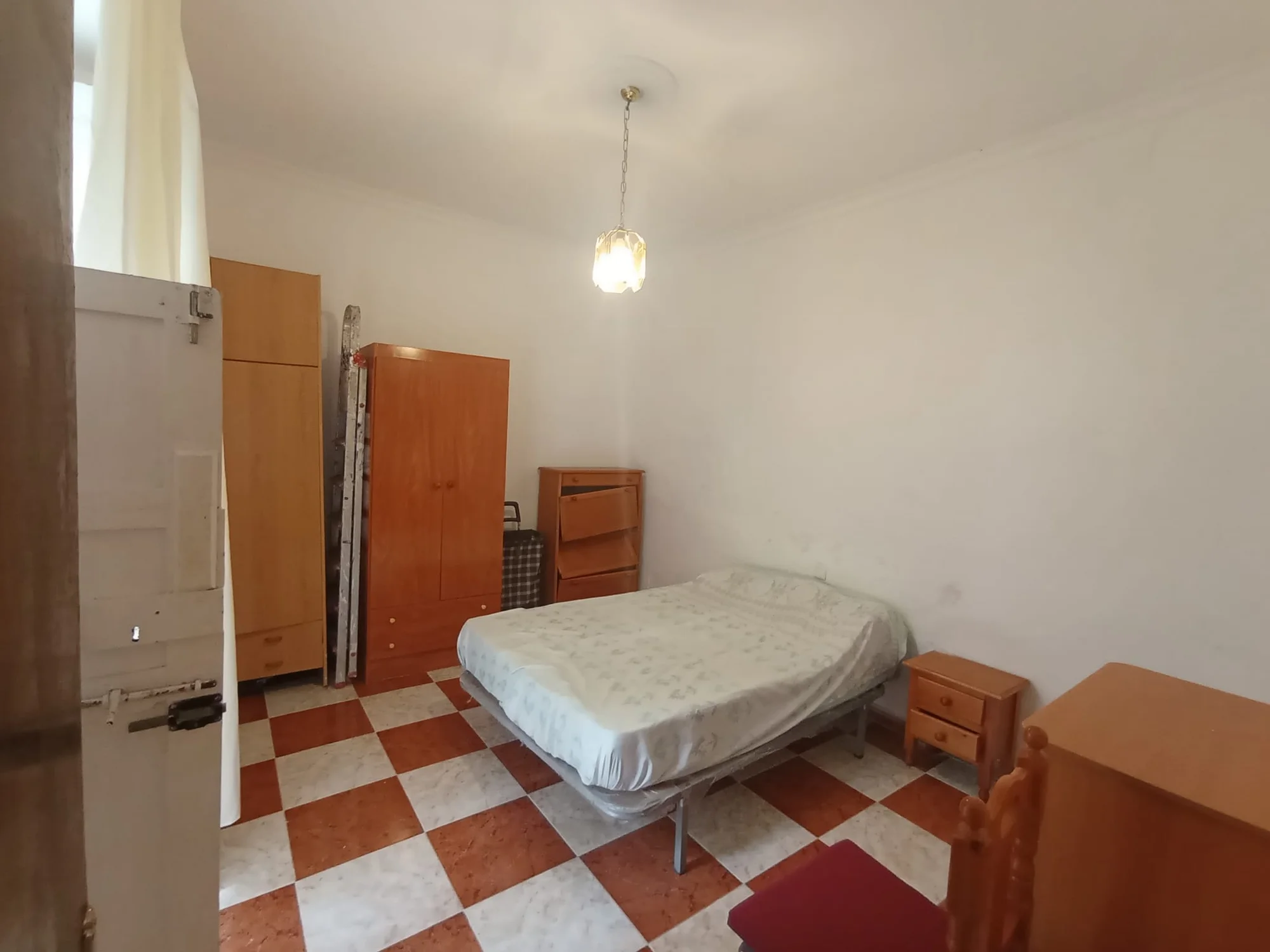 Historic central building, 8-unit investment
