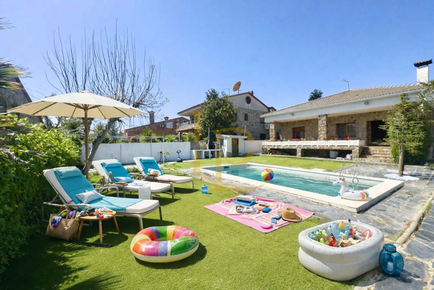 Chalet con piscina y gran parcela