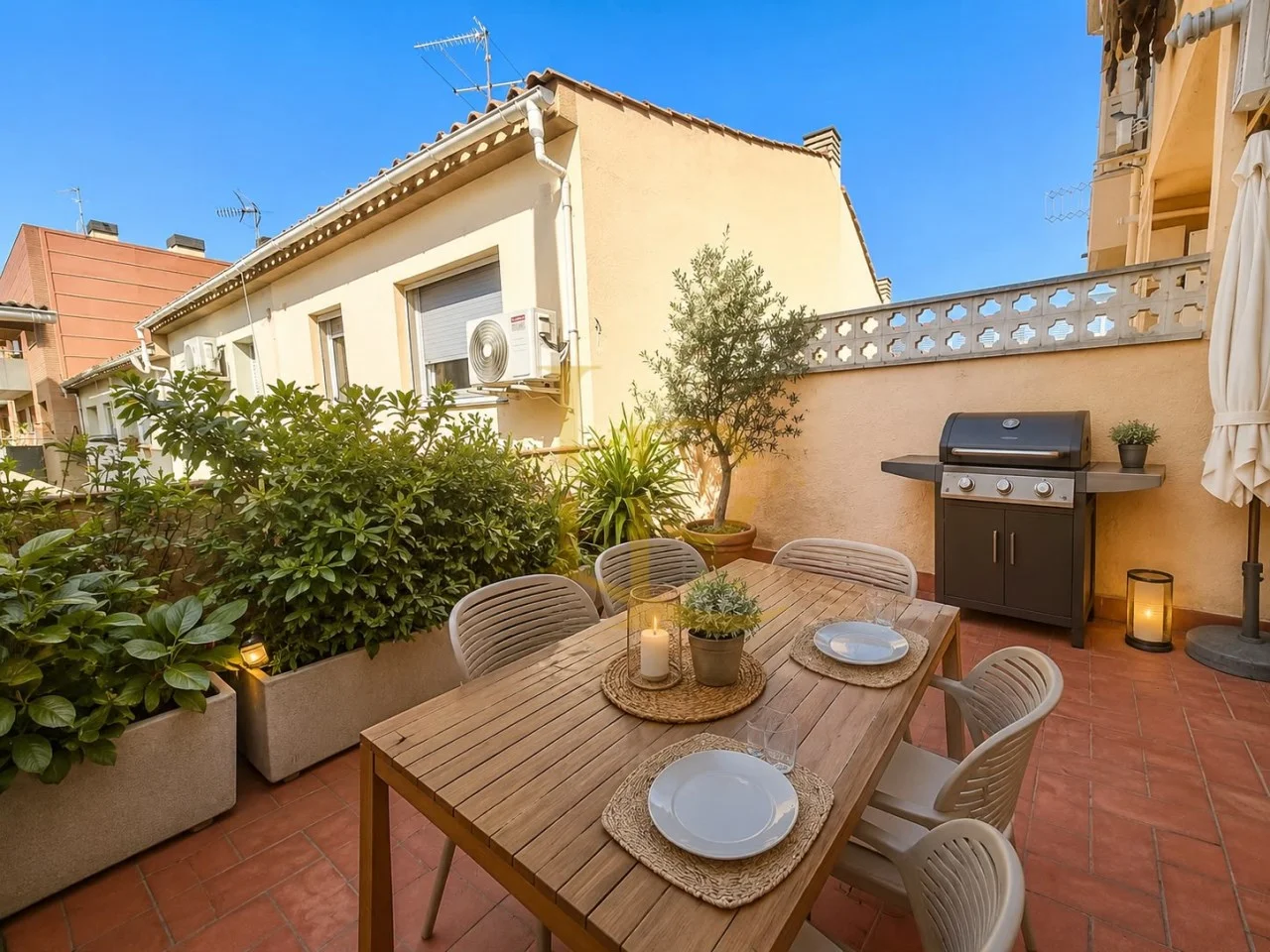 Spacious townhouse with private terrace