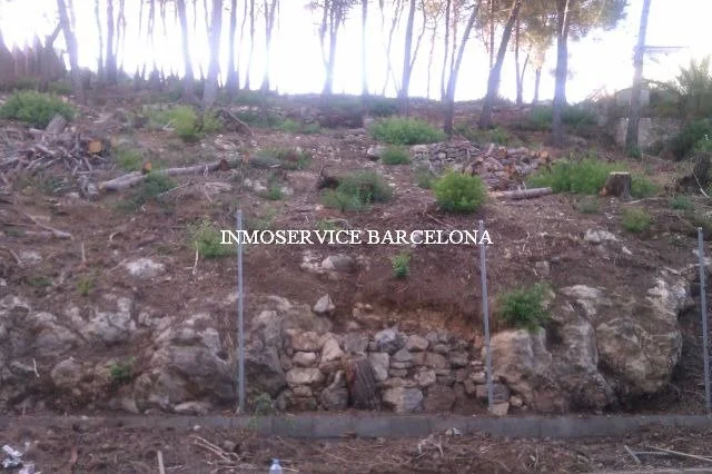 Terreno urbanizable en Vallirana con potencial edificable