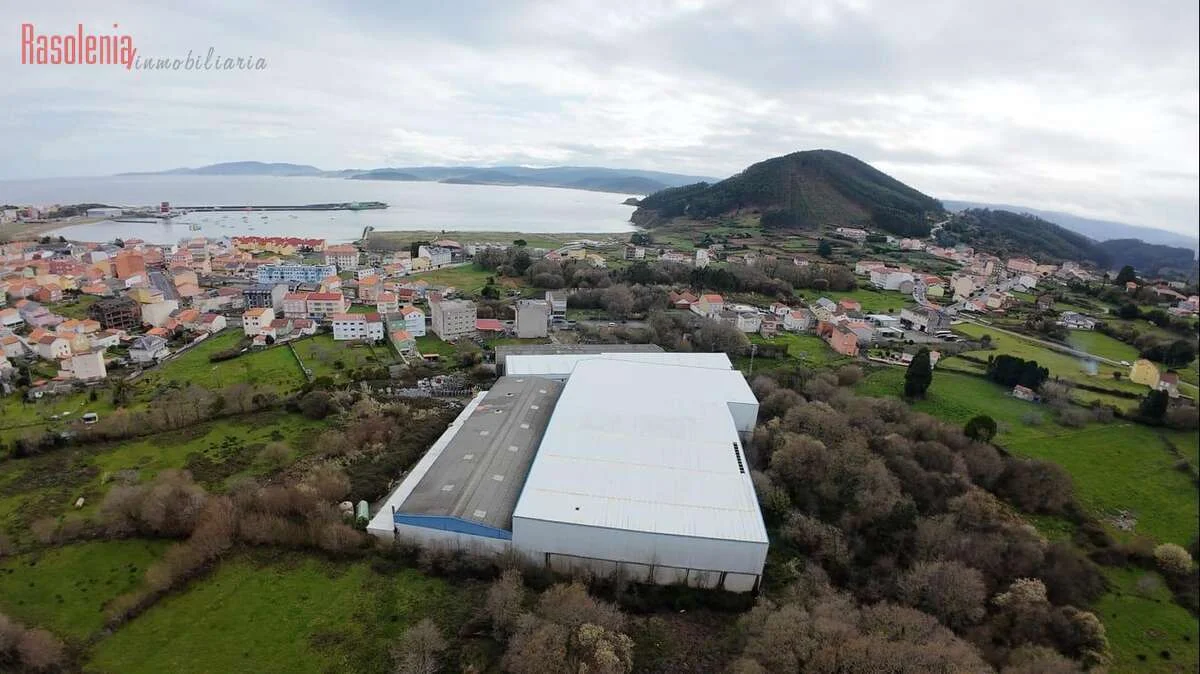 Complejo industrial en Cariño, 8.699 m²