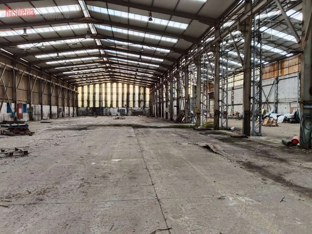 Gran nave industrial cerca de A Coruña