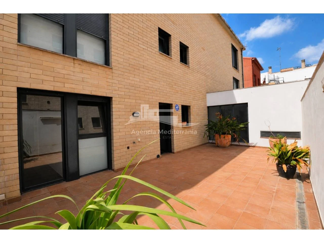 Amplio piso en Palamós con patio privado