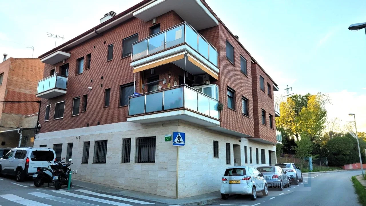 Tenanted three-bedroom flat in Los Rosales