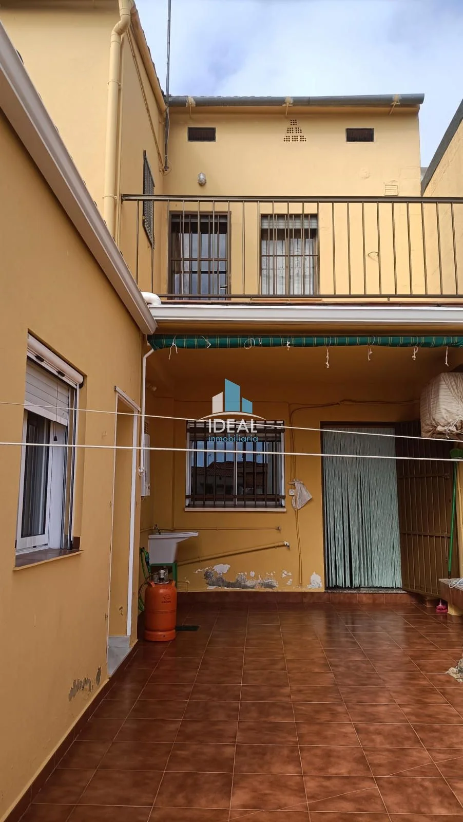 Large six-bedroom house in La Haba