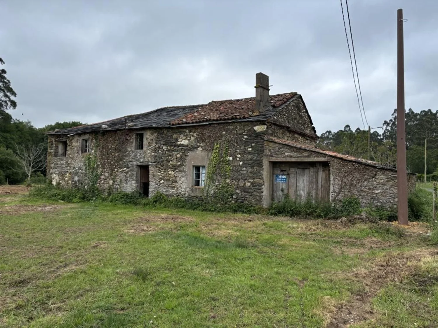 Casa rural de piedra con finca de 12.000 m²