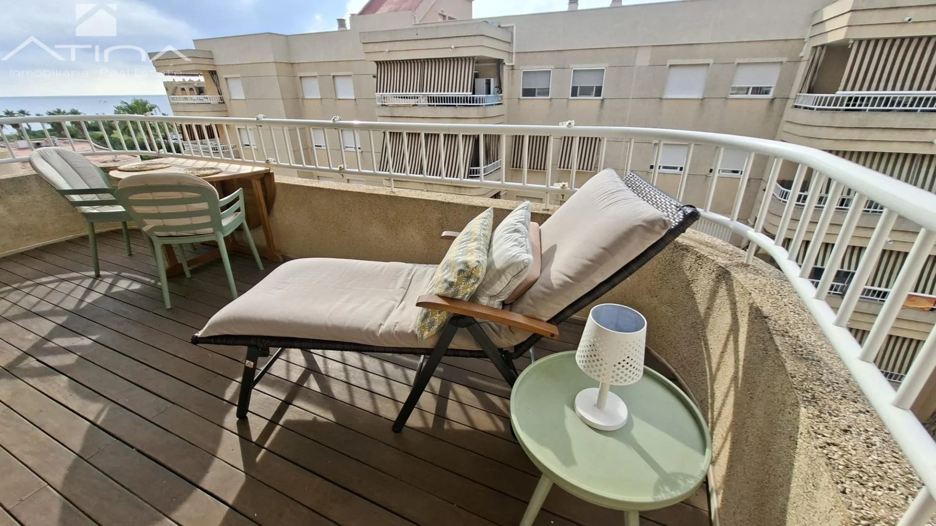 Sea-view apartment near Daimús beach