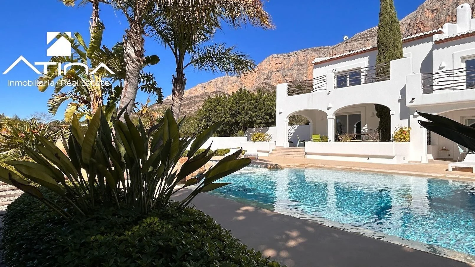 Ibicencan villa in Montgo, 5 bedrooms