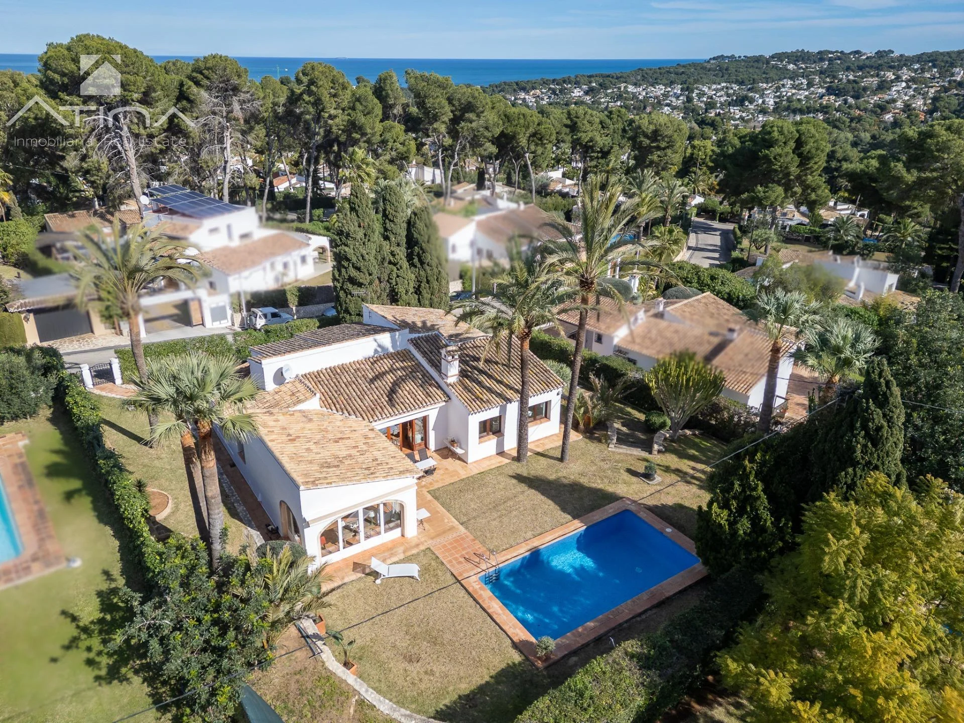 South-facing Jávea villa, 960m² plot
