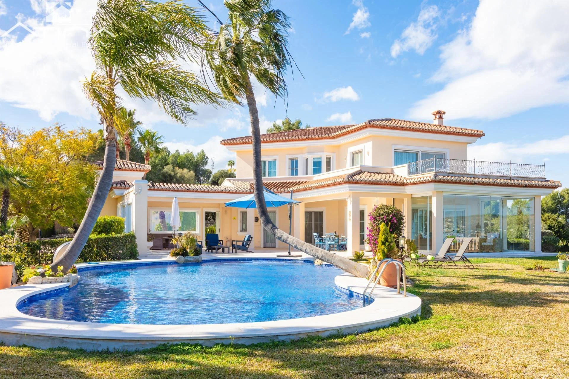 Luxury villa with panoramic sea views