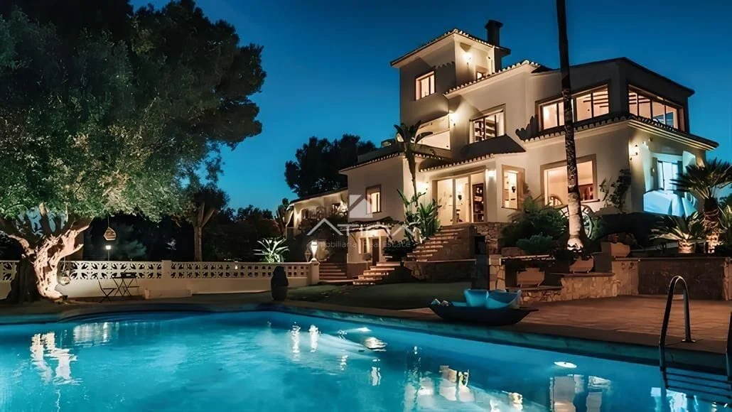 Luxury sea-view villa in Cap Martí