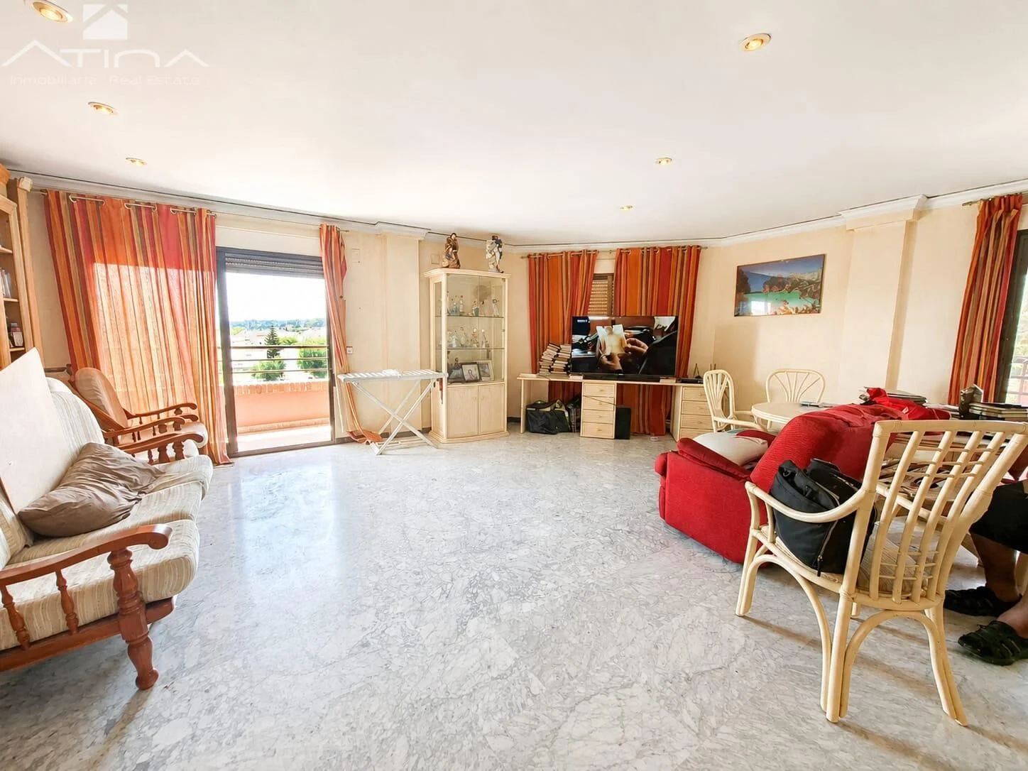 Top-floor Gandia flat with double garage