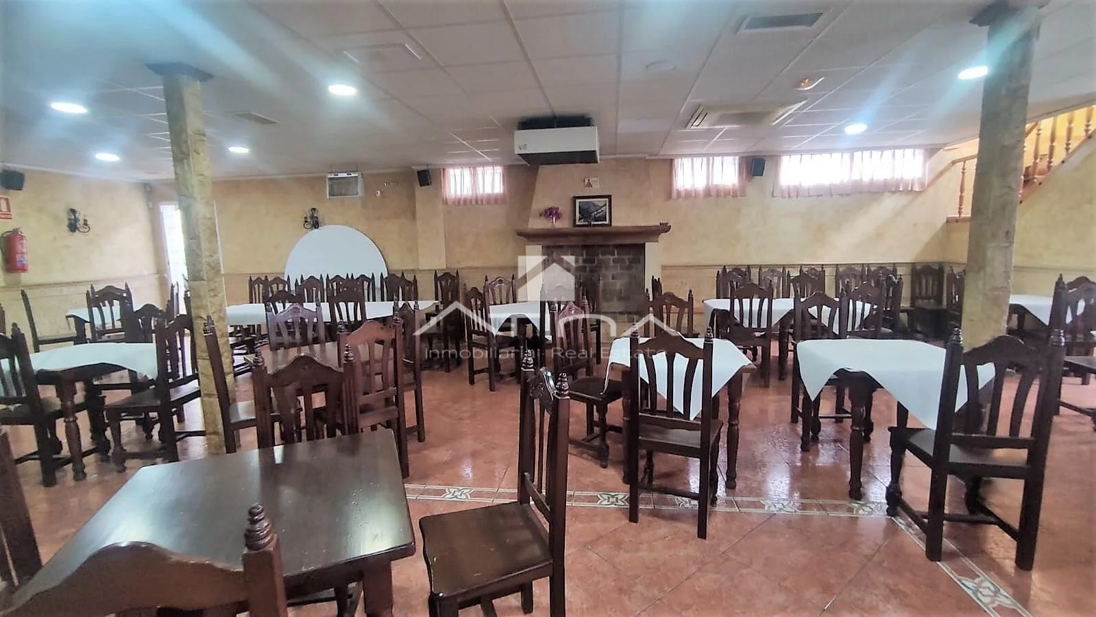 Restaurant venue with four-bedroom residence