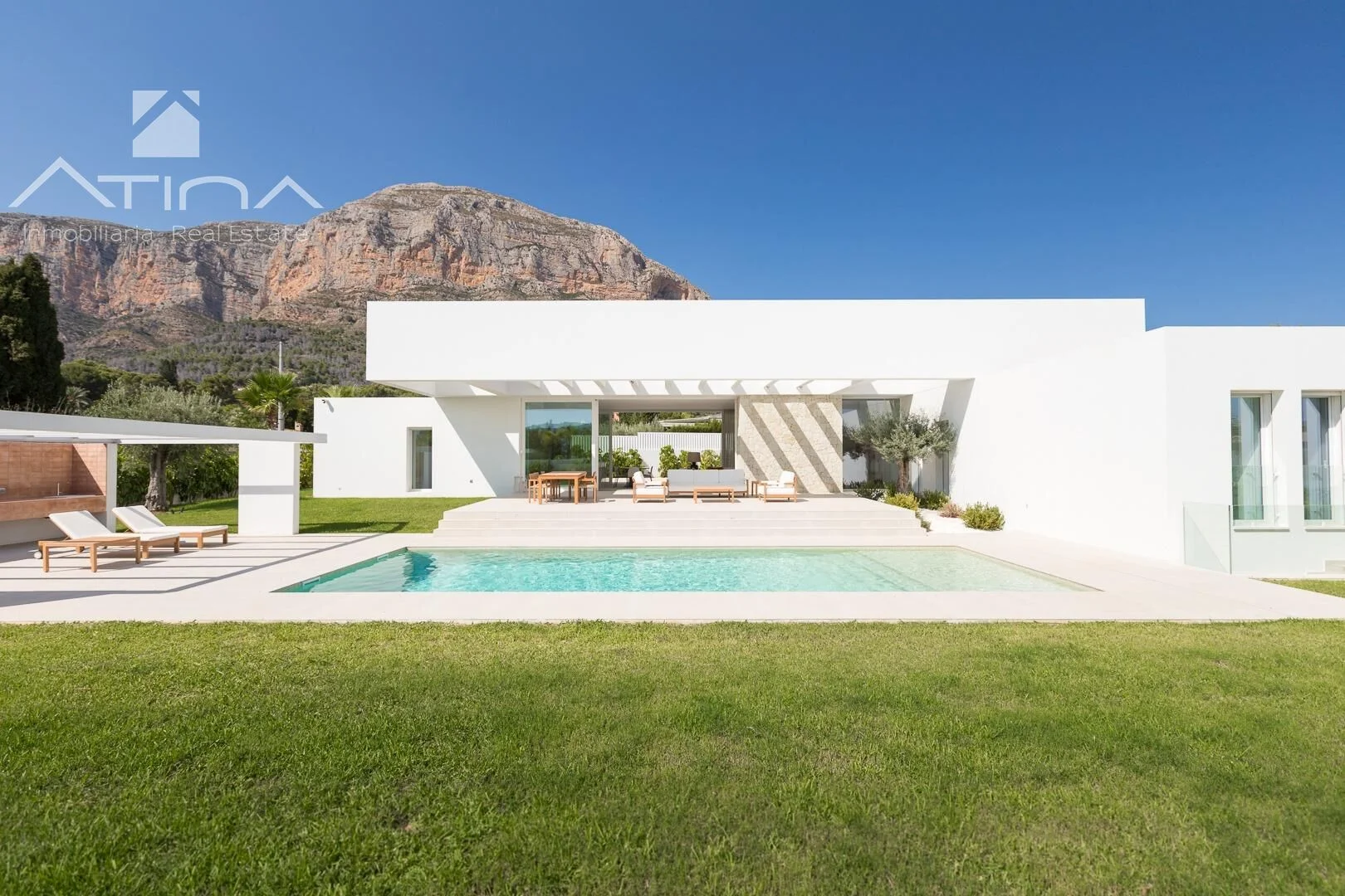 New villa near Montgó, five bedrooms