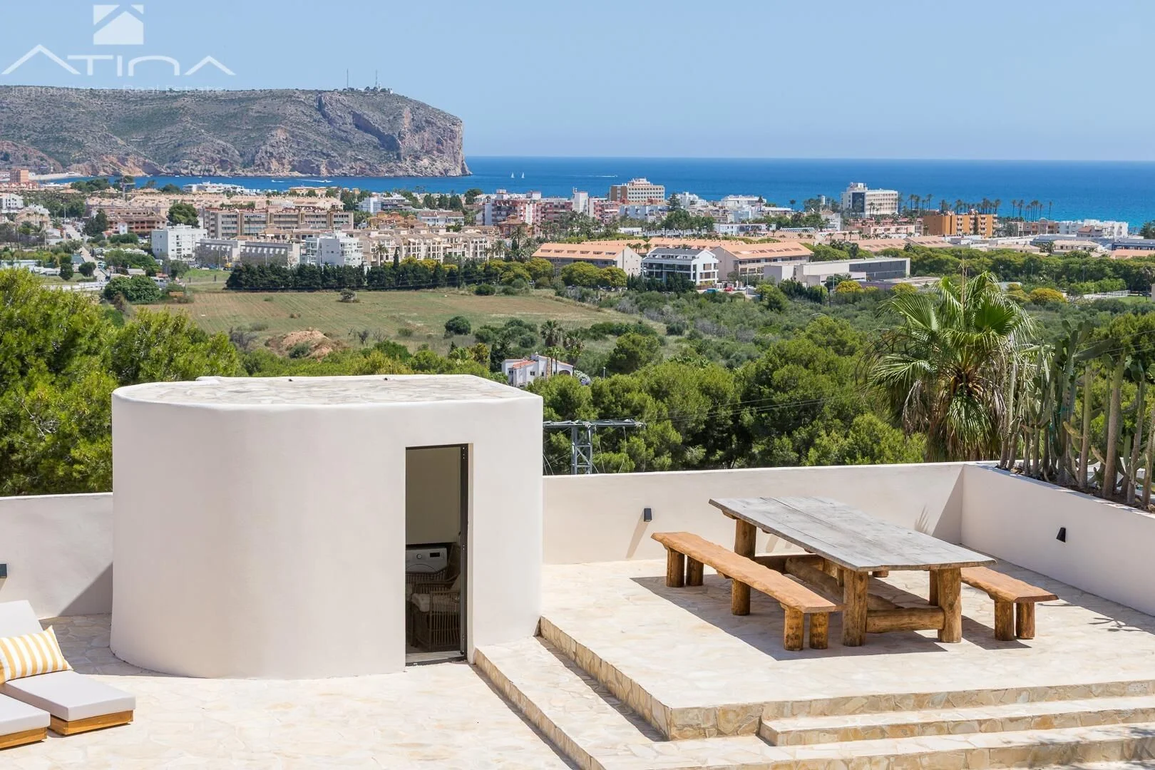 Renovated Jávea villa, seven en-suite bedrooms