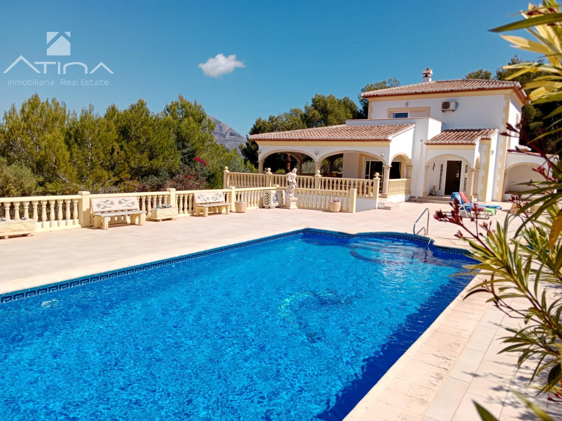 Villa orientada al sur cerca del golf, 4 dormitorios