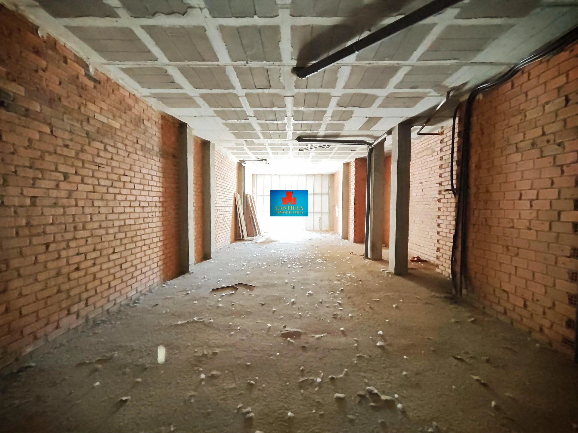 Local comercial diáfano en Ávila