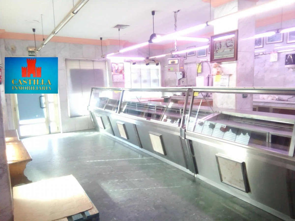Carnicería productiva en esquina, 111 m²
