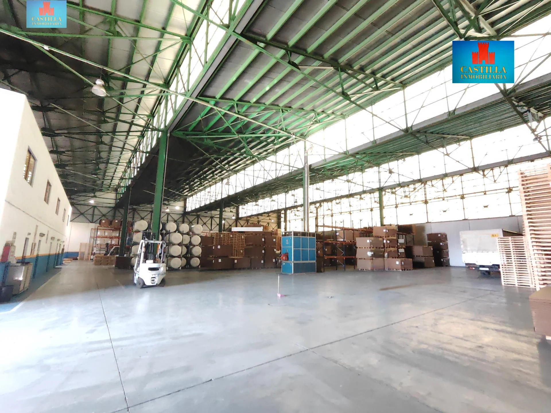 Industrial warehouse in Ávila, 2,658 m²