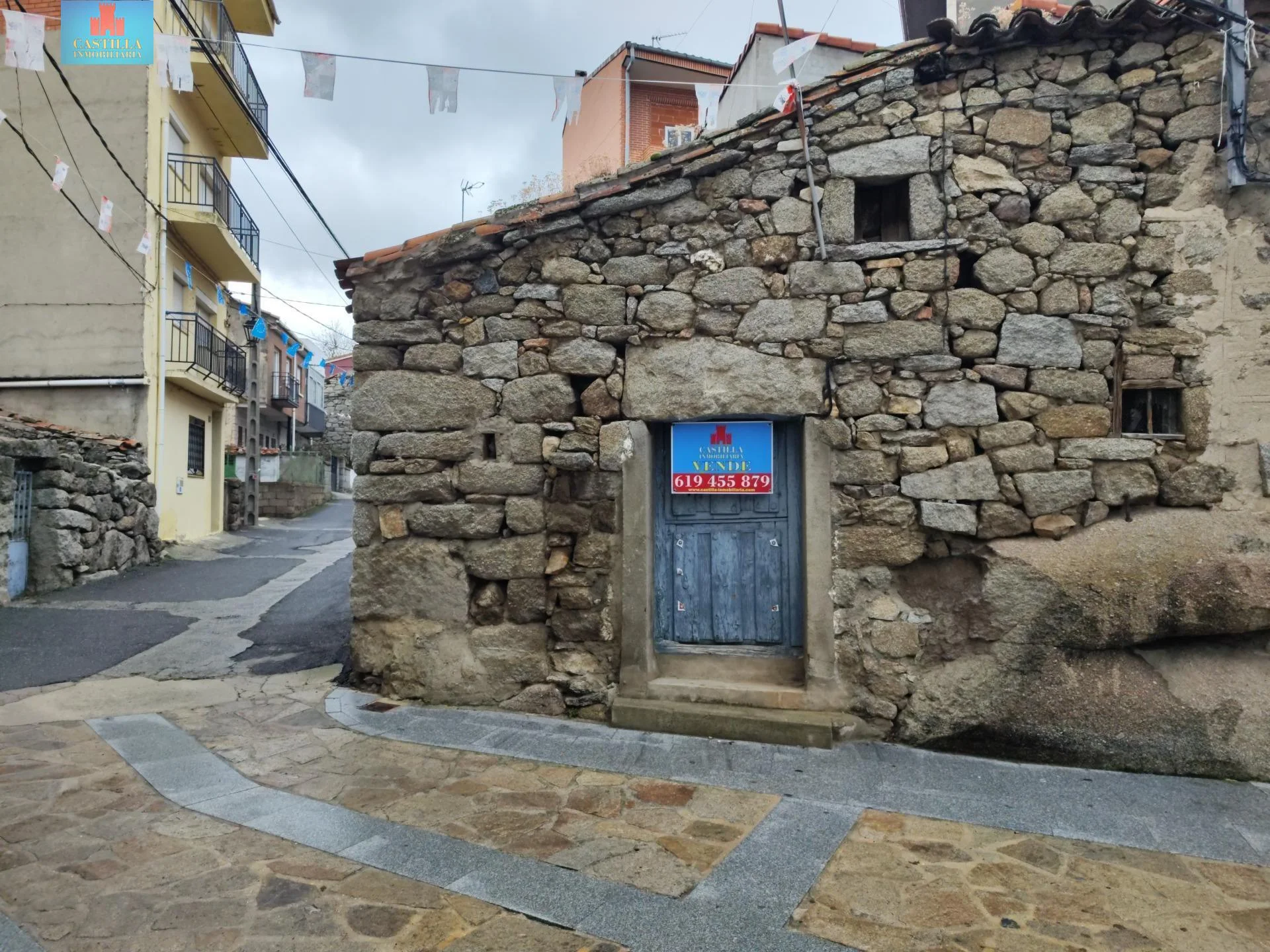 Casa pareada para reformar con 35.000 m²