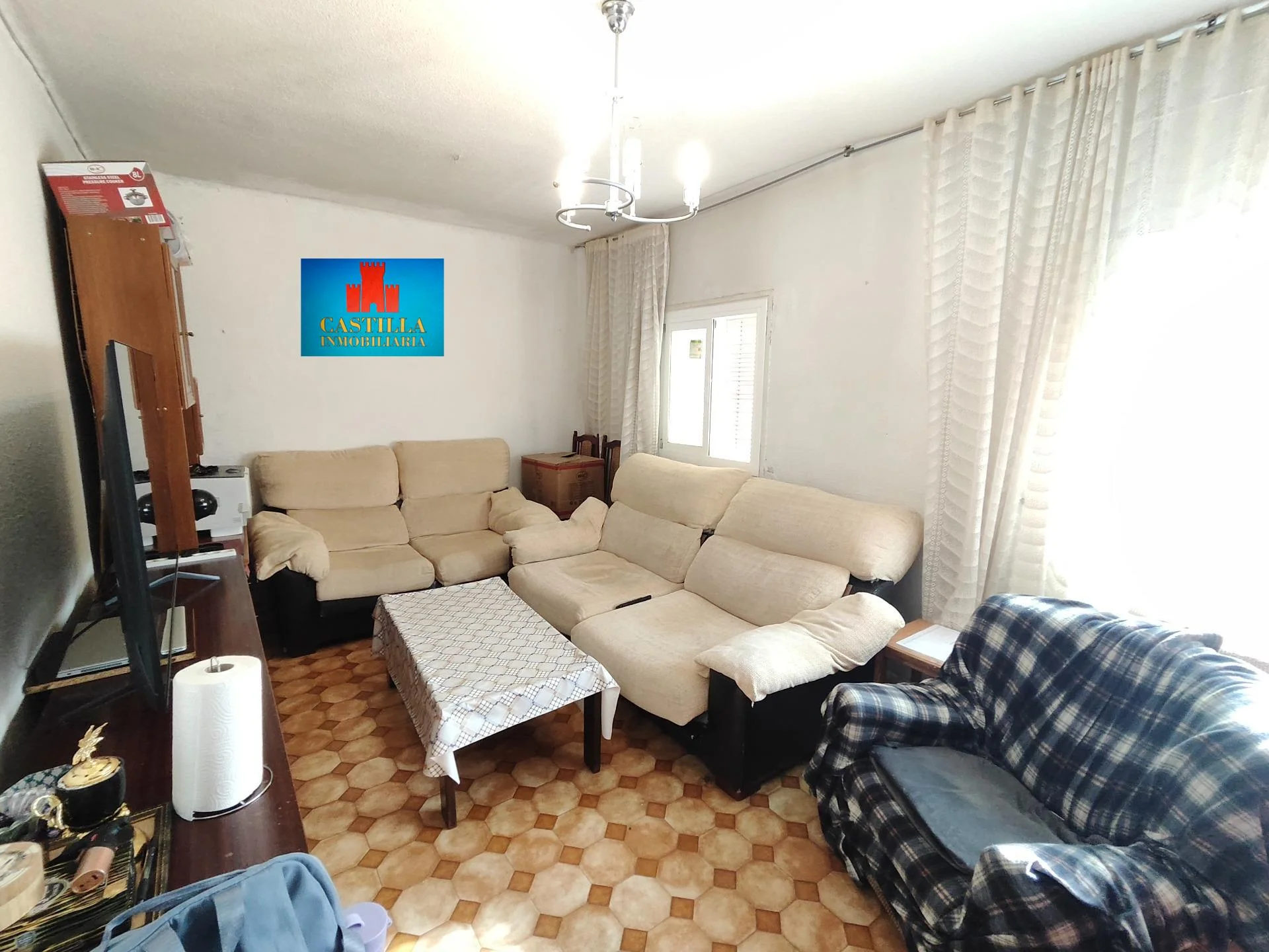Piso céntrico alquilado, tres habitaciones
