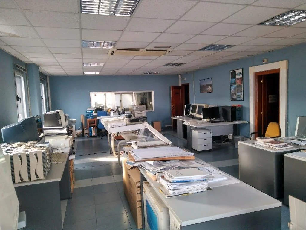 Industrial warehouse with 1,600 m² usable area