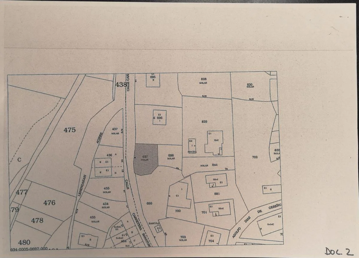 Parcela residencial urbana en Leza